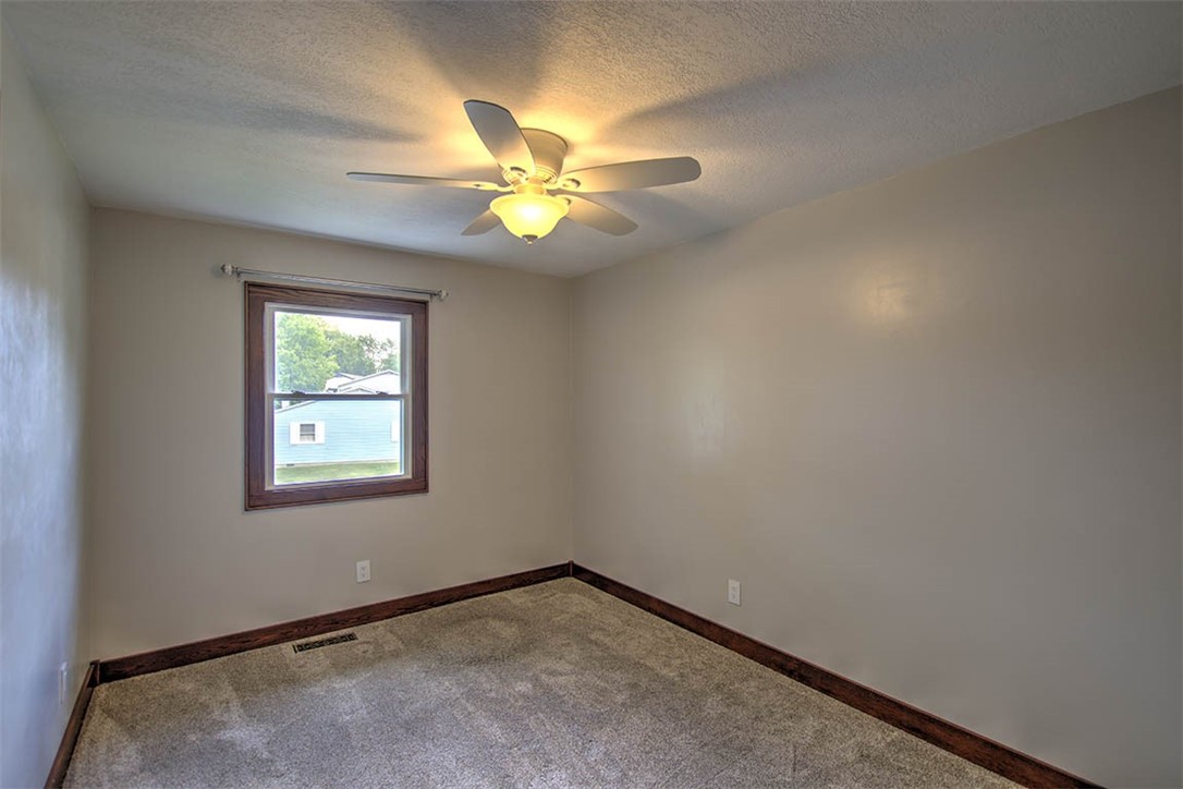 1155 Veech Lane Decatur, IL 62521 - Photo 14 of 26