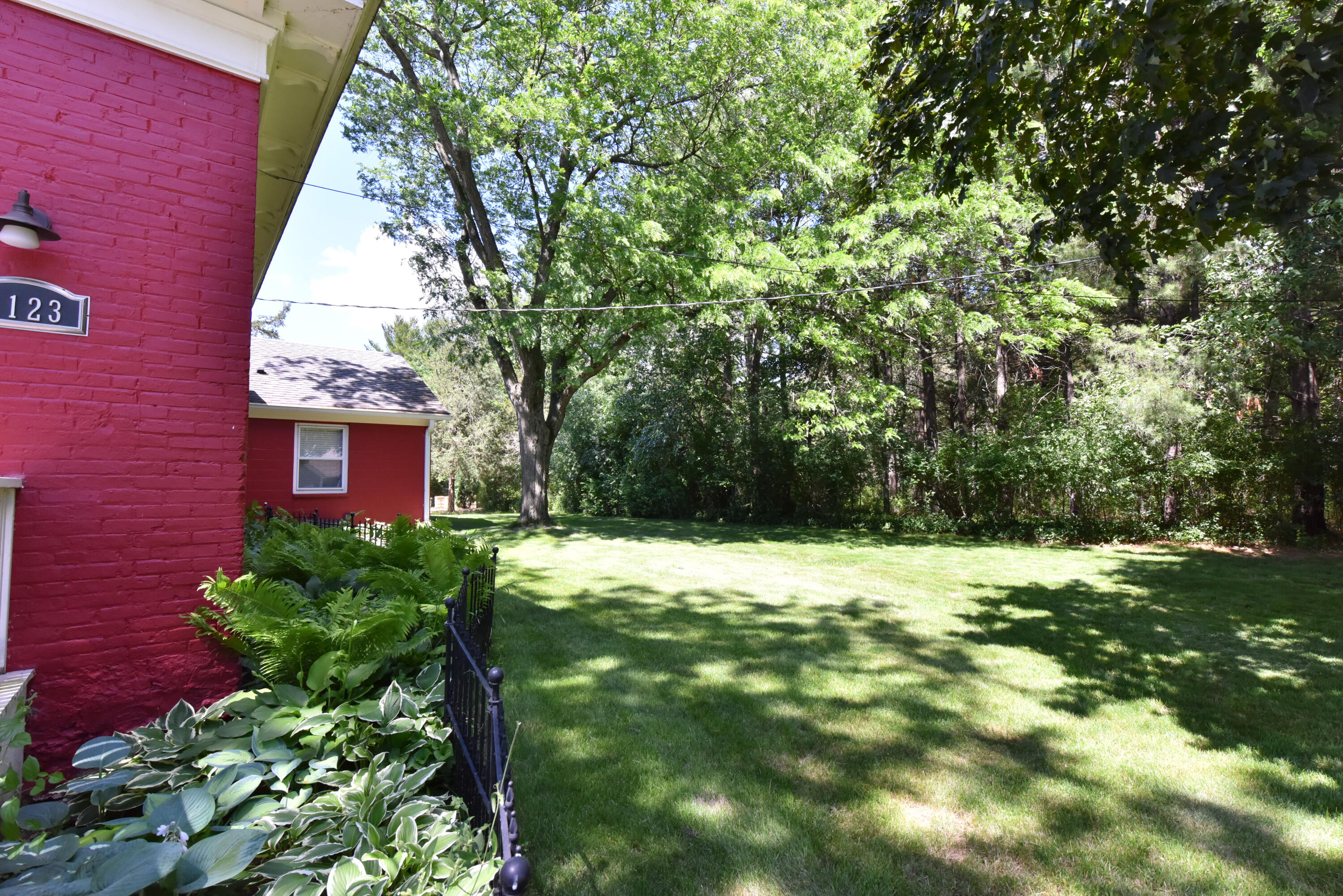 1123 South Utica Road Summit, WI 53066 - Photo 23 of 37 Lots of Perennial Gardens