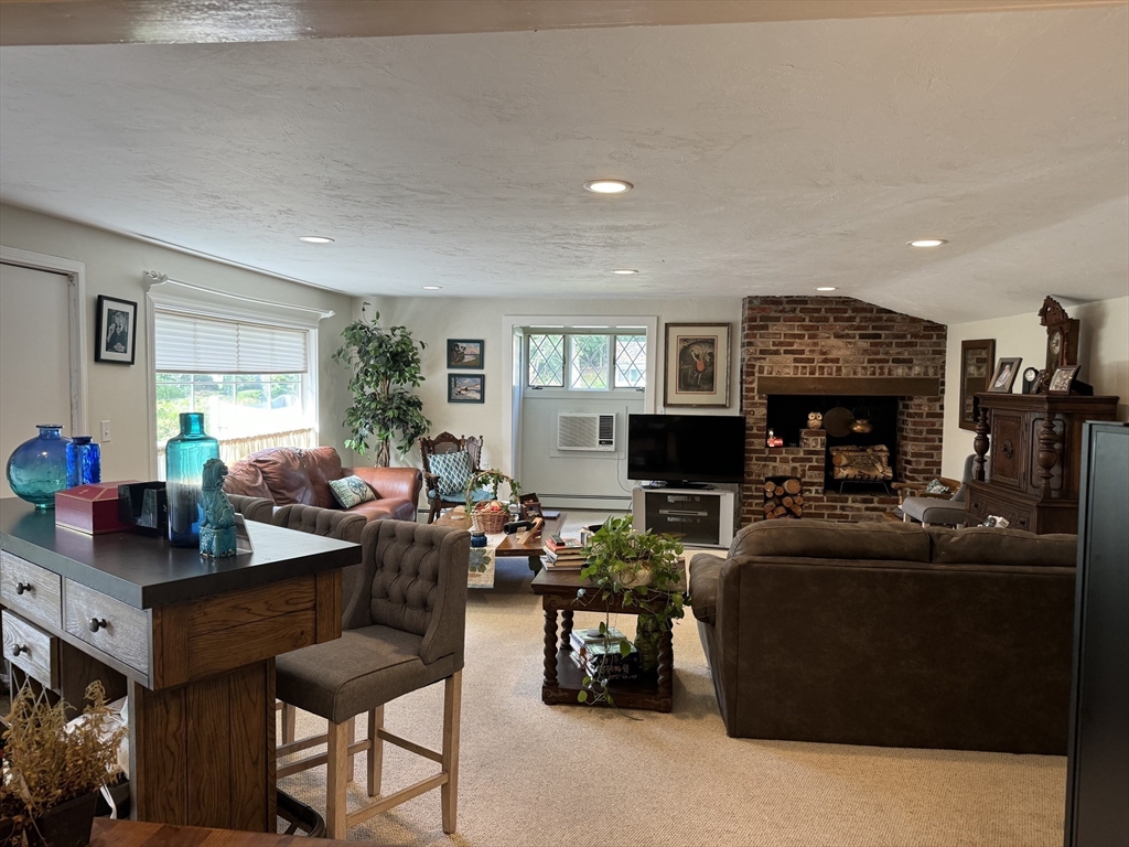 17 Alfred Road Framingham, MA 01701 - Photo 3 of 30 Gallery Image 3