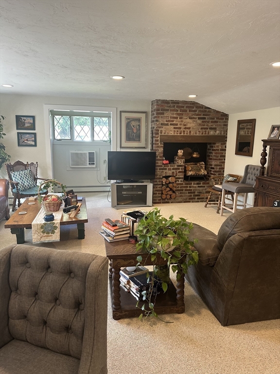 17 Alfred Road Framingham, MA 01701 - Photo 6 of 30 Gallery Image 6