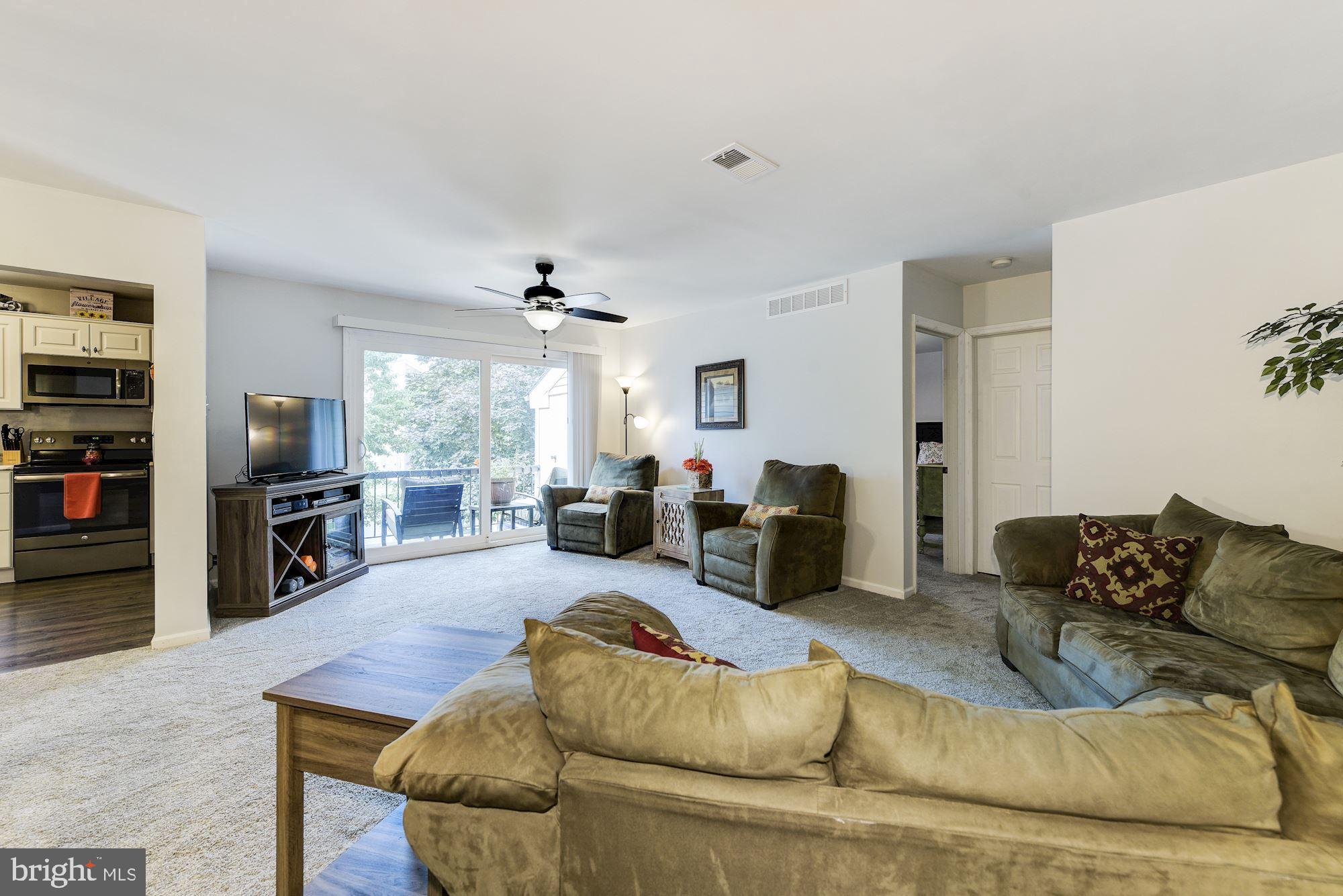 1475 Mt Holly Road, Unit K12 Beverly, NJ 08010 - Photo 11 of 26 Sunny Living Room