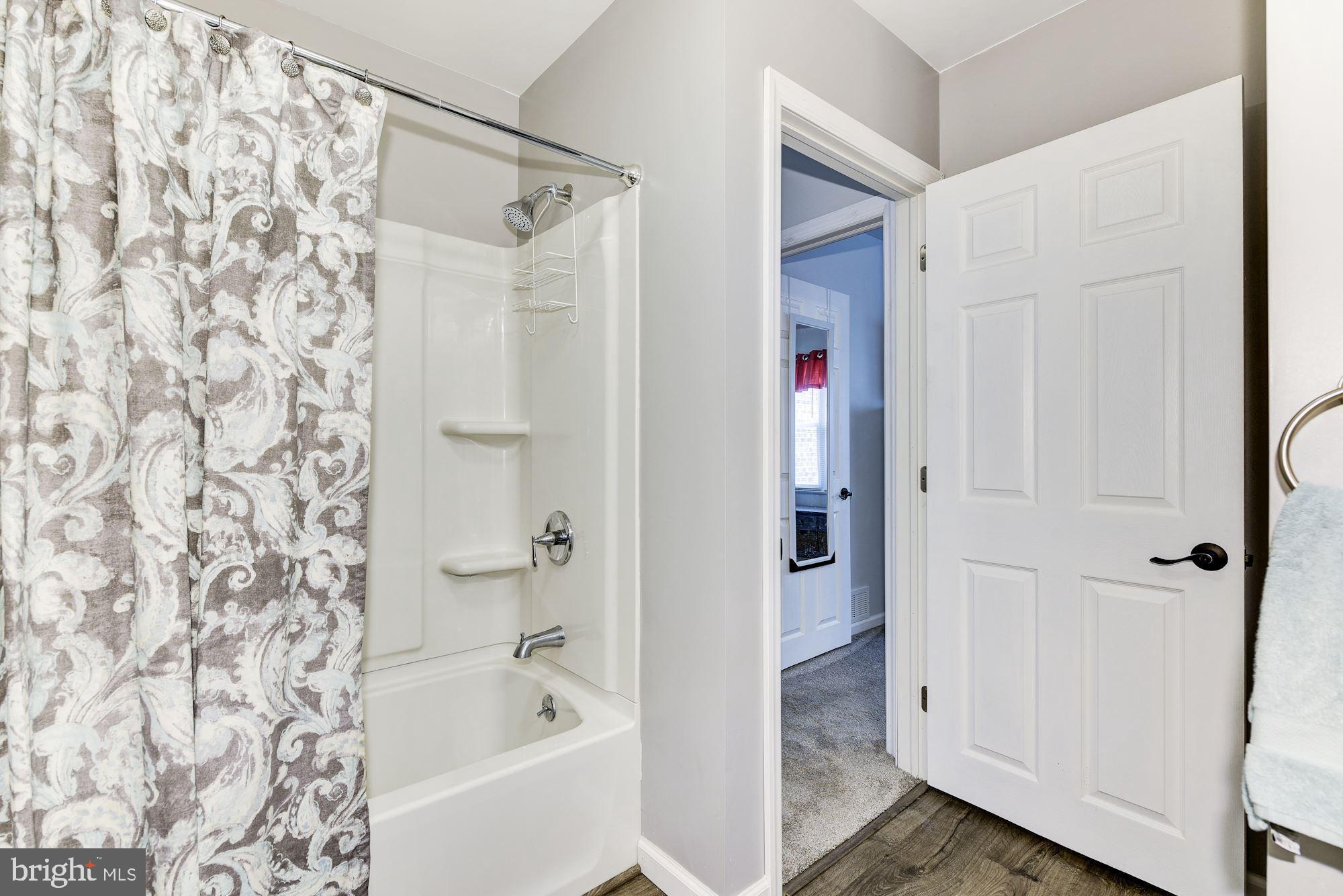 1475 Mt Holly Road, Unit K12 Beverly, NJ 08010 - Photo 16 of 26 New Tub Surround