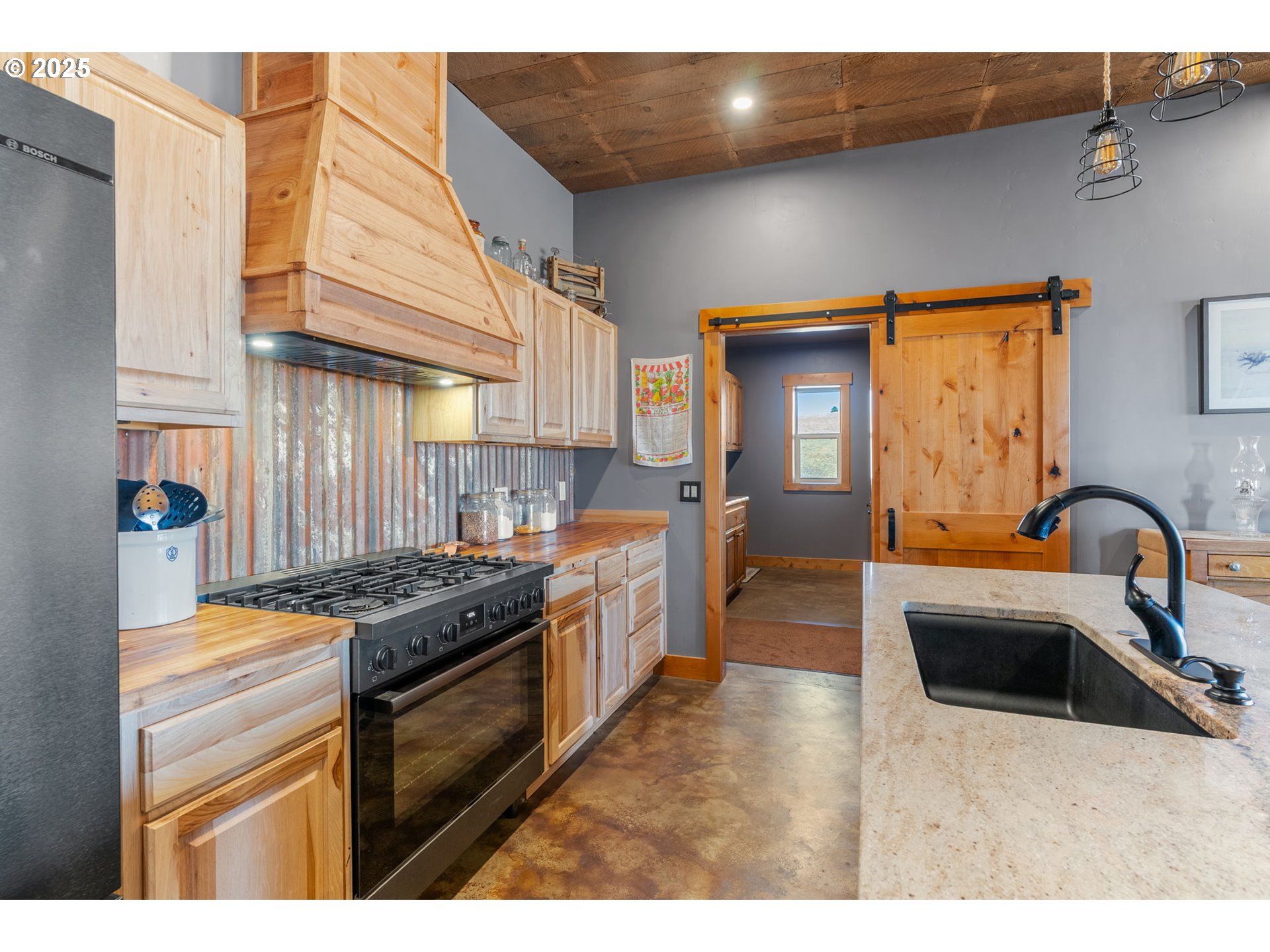 110 Morris Road Lyle, WA 98635 - Photo 11 of 47