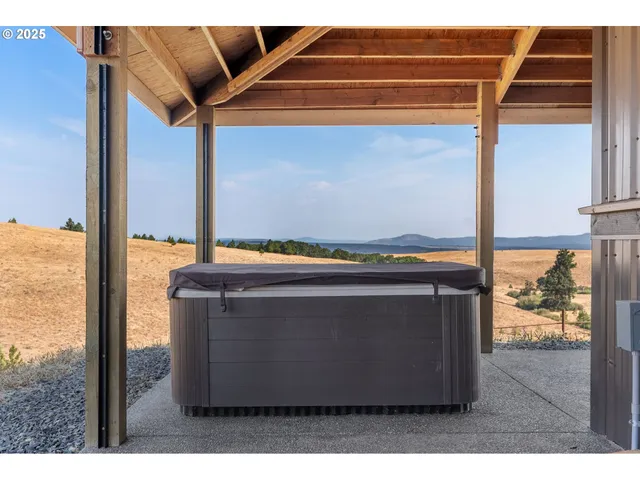 $795,000 | 110 Morris Road, Lyle, WA 98635