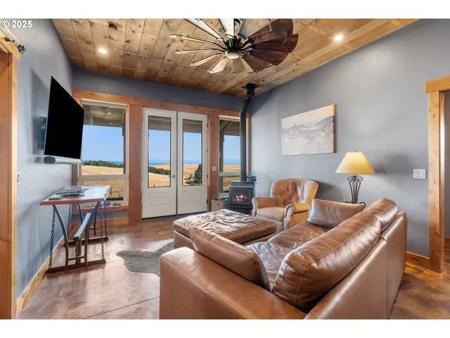 $795,000 | 110 Morris Road, Lyle, WA 98635