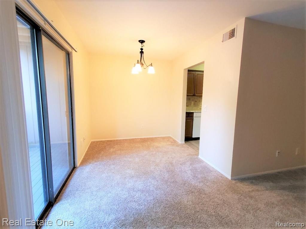 29870 West 12 Mile Road, Unit 706 Farmington Hills, MI 48334 - Photo 6 of 16