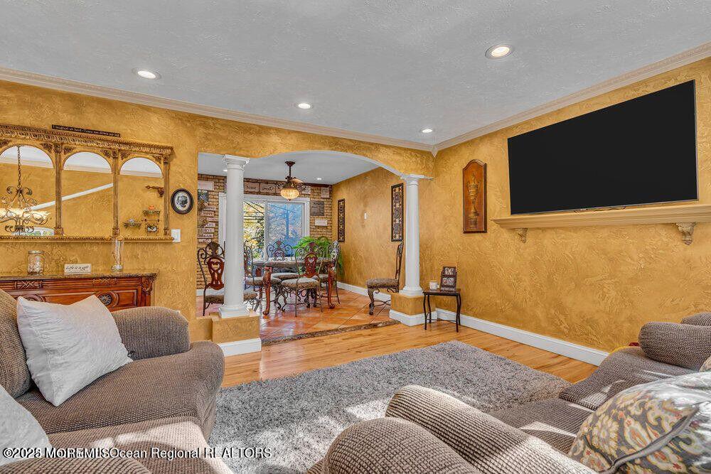541 Frank Applegate Road Jackson, NJ 08527 - Photo 13 of 49 20221027005526940432000000-o