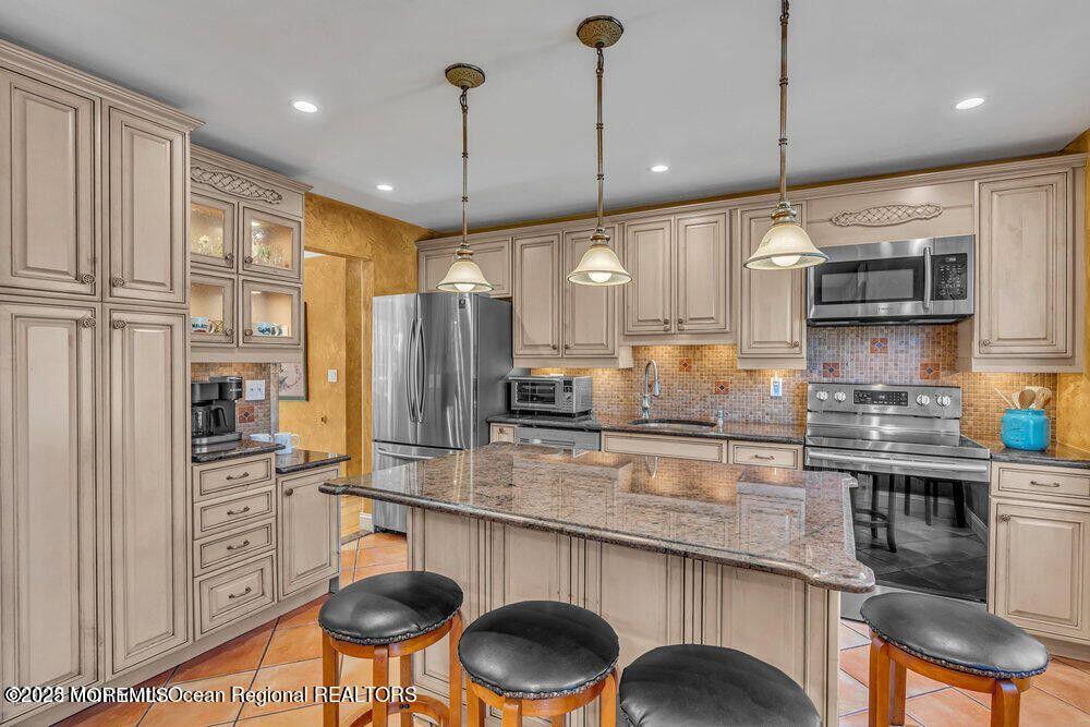 541 Frank Applegate Road Jackson, NJ 08527 - Photo 17 of 49 20221027005531206353000000-o
