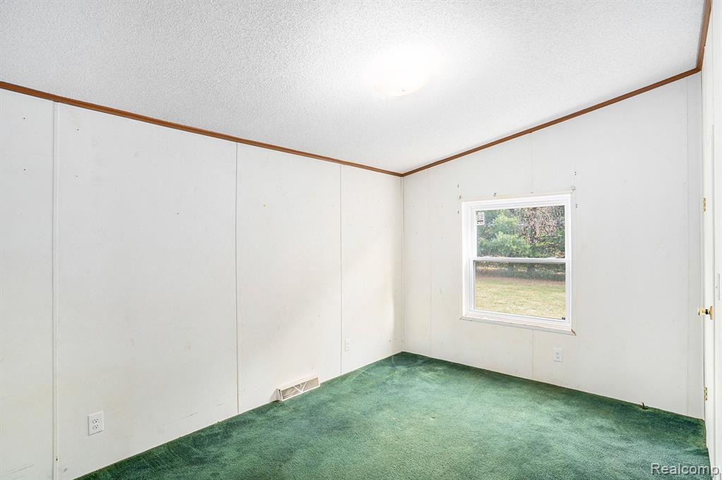 6701 Hazard Road Fenton, MI 48430 - Photo 11 of 13