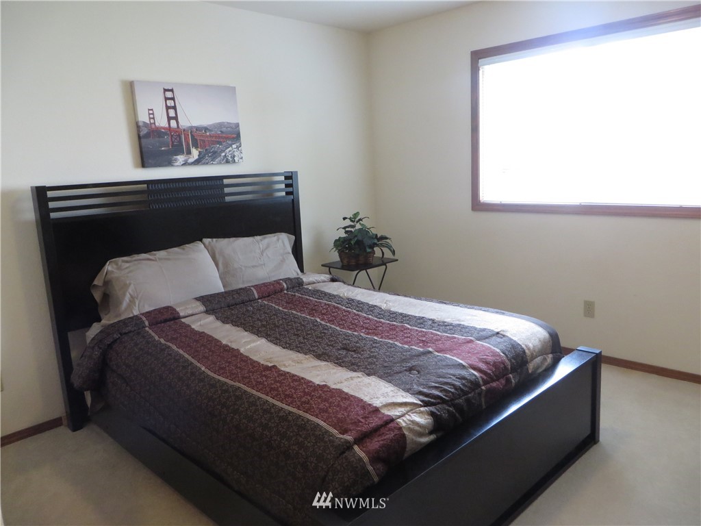 2674 Southwest Talon Loop Oak Harbor, WA 98277 - Photo 17 of 25 Gallery Image 17