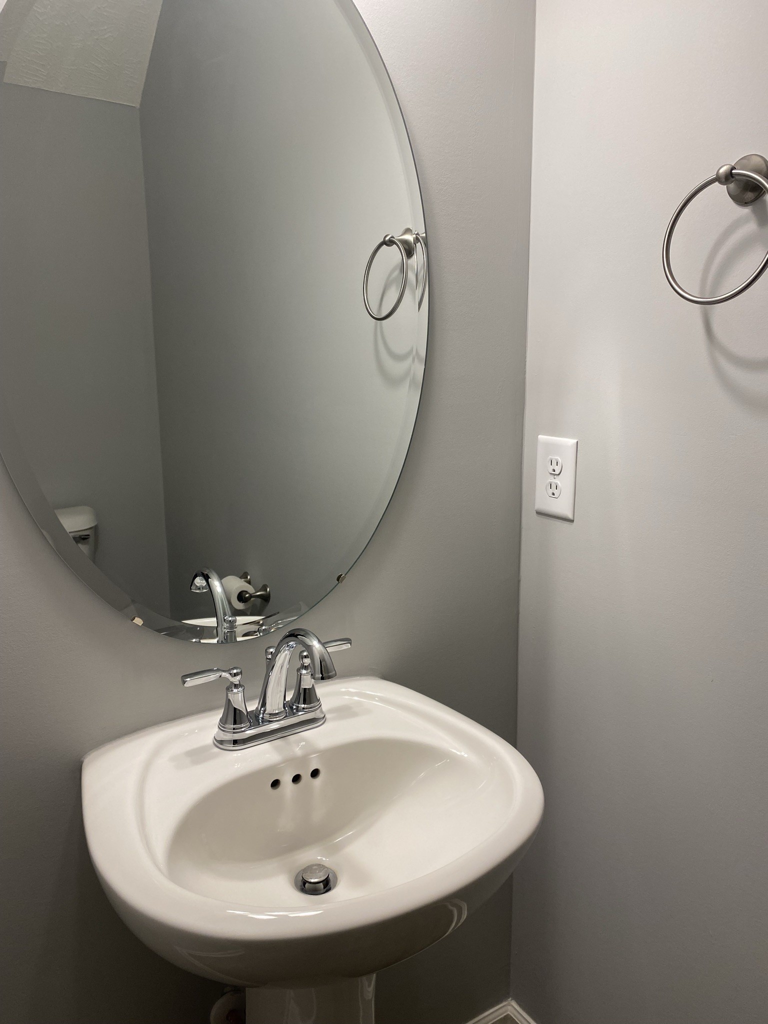 2378 Age Avenue Murfreesboro, TN 37130 - Photo 32 of 33 a bathroom with a sink and mirror