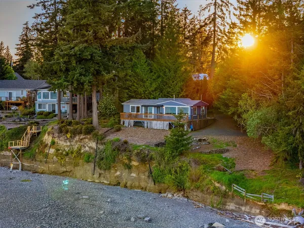 $575,000 | 727 East Stretch Island Road South, Grapeview, WA 98546
