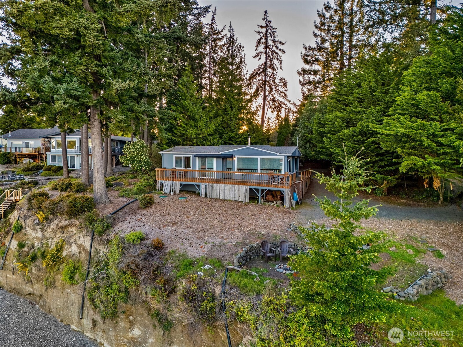 727 East Stretch Island Road South Grapeview, WA 98546 - Photo 8 of 37