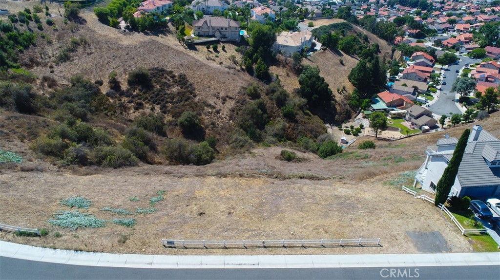 a view of a dry yard