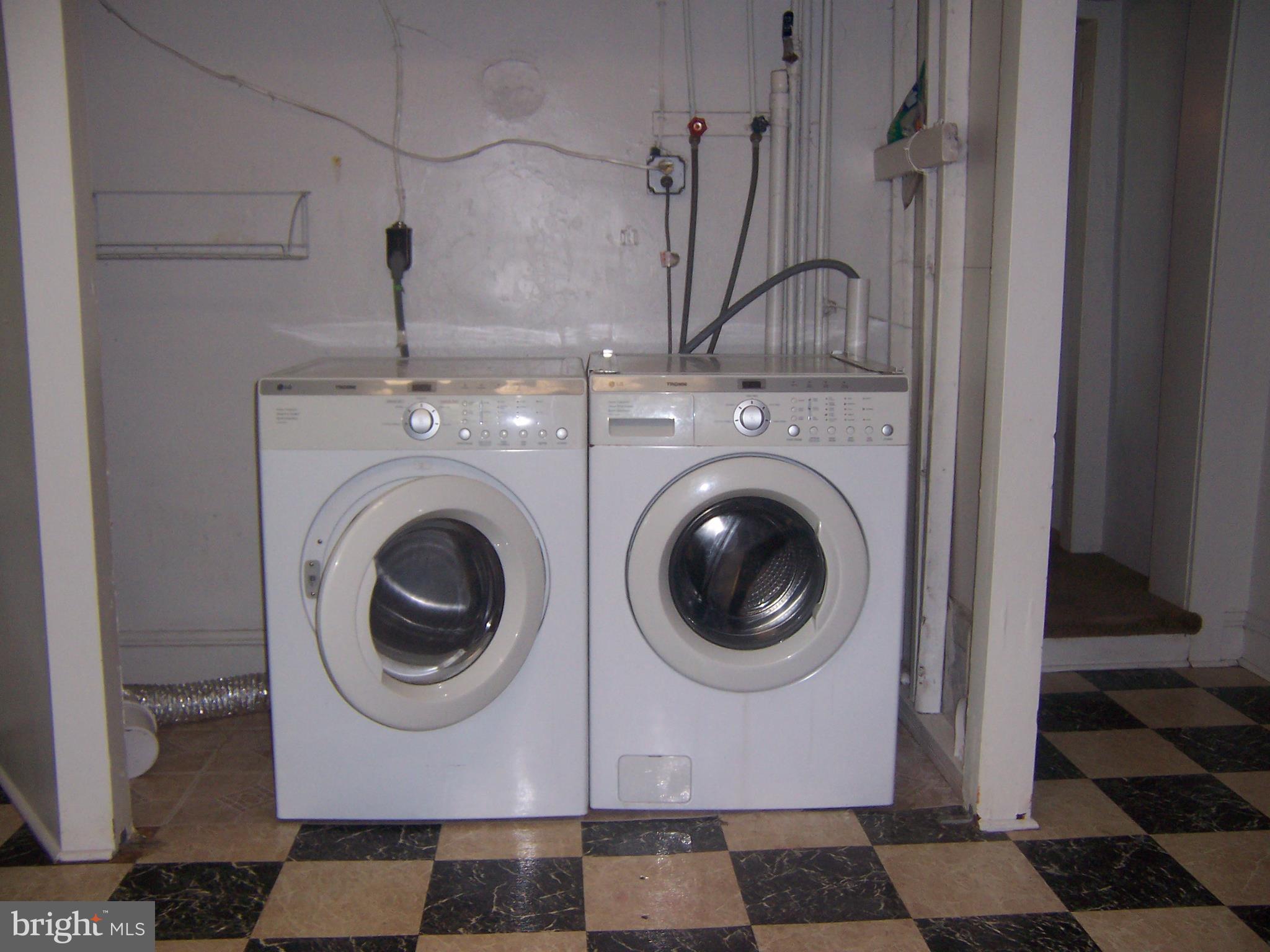 10083 Clarkes Road Midland, VA 22728 - Photo 11 of 22 Laundry
