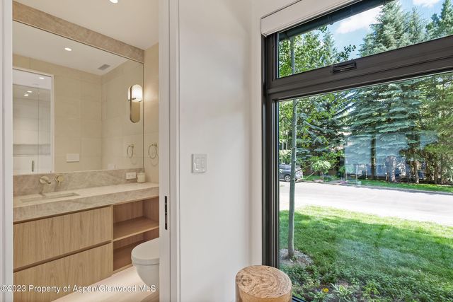 $25,000,000 | 725 West Smuggler Street, Aspen, CO 81611