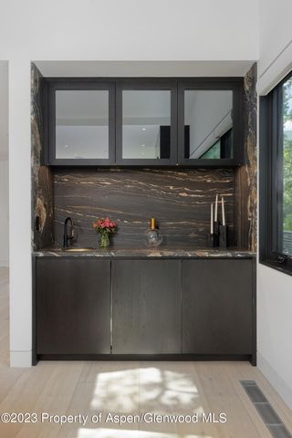 $25,000,000 | 725 West Smuggler Street, Aspen, CO 81611