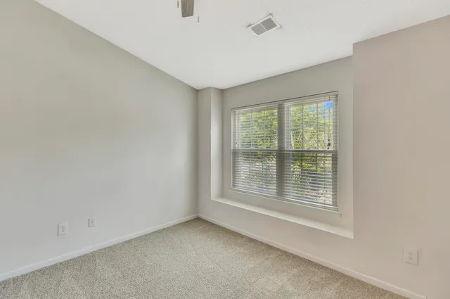 $1,660 | 8114 Shadow Oak Drive, North Charleston, SC 29406