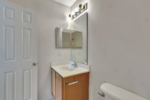 $1,660 | 8114 Shadow Oak Drive, North Charleston, SC 29406