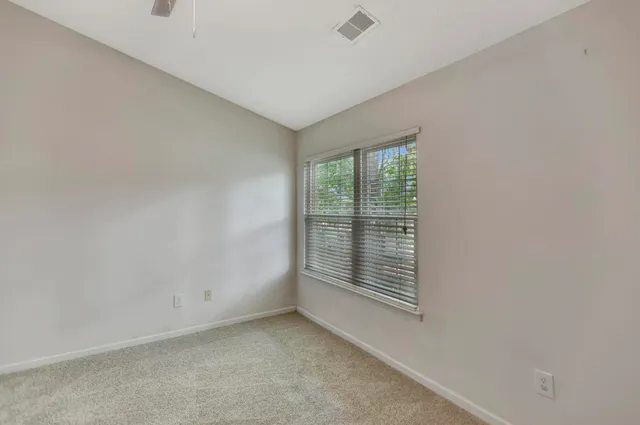 $1,660 | 8114 Shadow Oak Drive, North Charleston, SC 29406