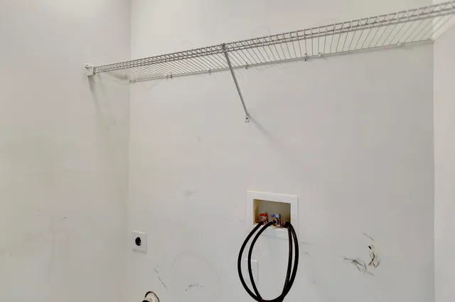 $1,660 | 8114 Shadow Oak Drive, North Charleston, SC 29406