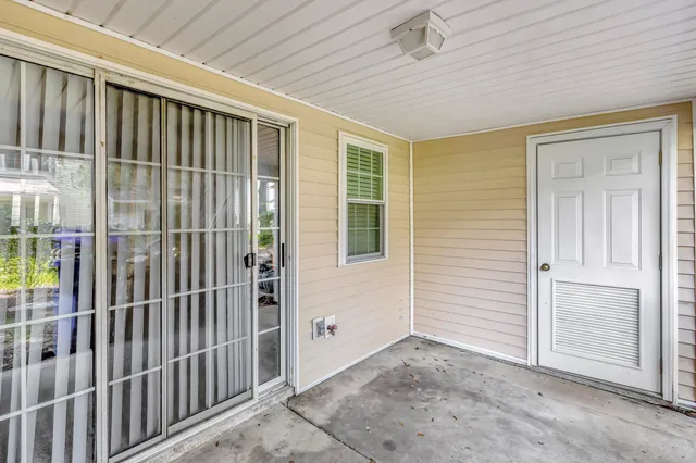 $1,660 | 8114 Shadow Oak Drive, North Charleston, SC 29406