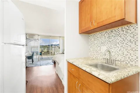 $380,000 | 445 Seaside Avenue, Unit 3505, Honolulu, HI 96815