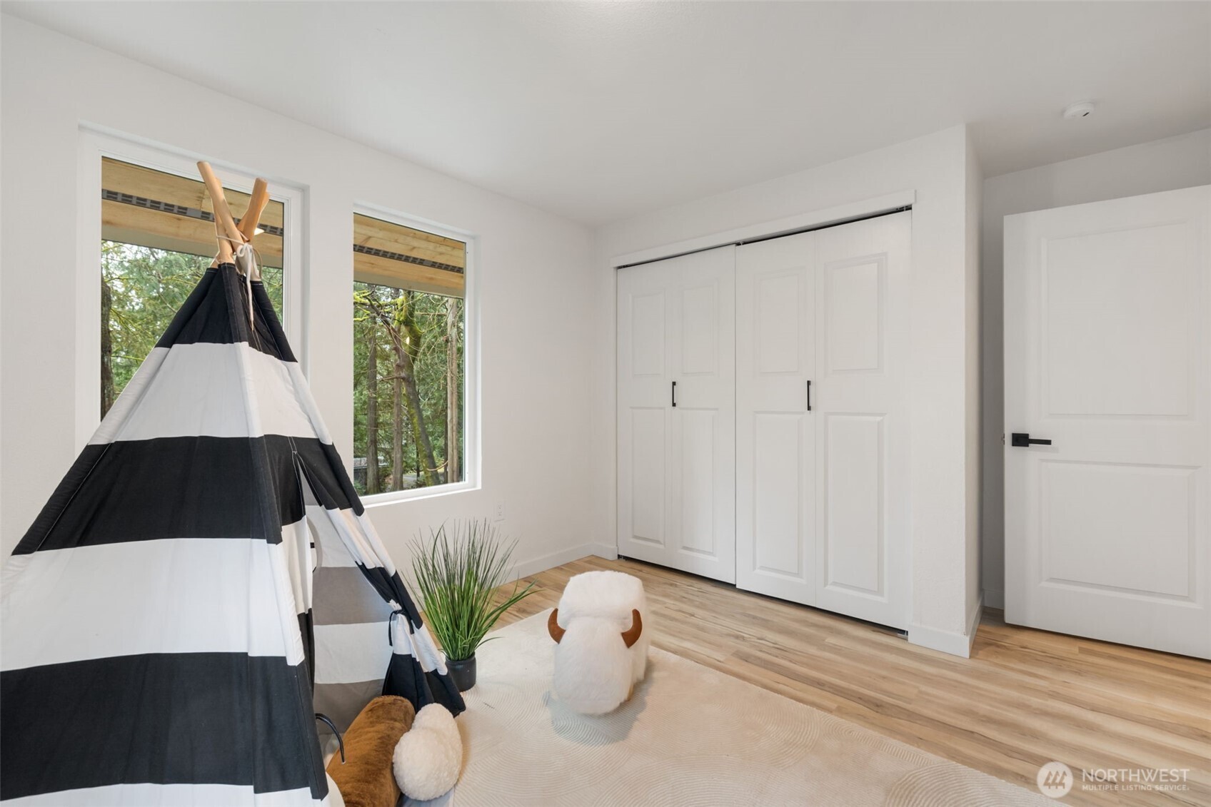 120 East Stadium Lane Grapeview, WA 98546 - Photo 17 of 34 a view of entryway with wooden floor