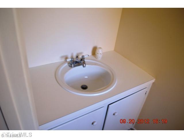 4841 Dippen Road Winston-Salem, NC 27105 - Photo 8 of 12 Master Bath/Spa.