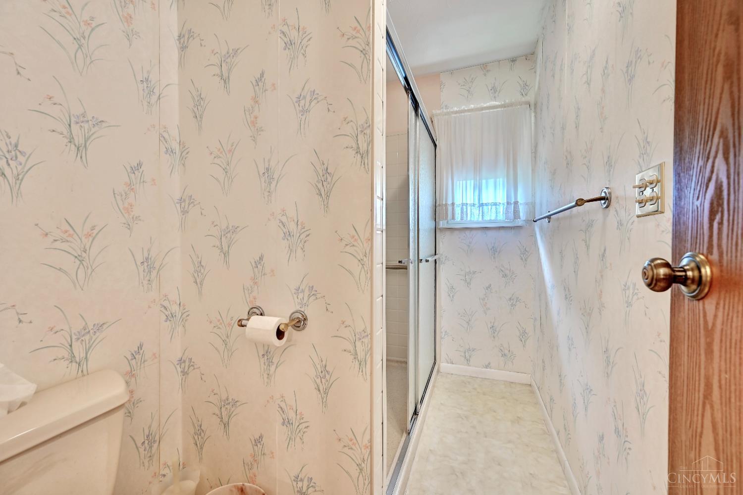 8043 Dimmick Road West Chester, OH 45241 - Photo 19 of 35 2nd Full Bathroom