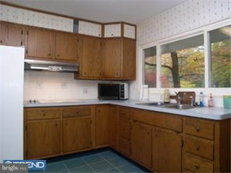 1372 Warner Road Jenkintown, PA 19046 - Photo 4 of 6 Kitchen