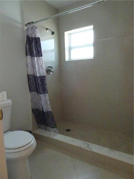 96 Del Rio Boulevard Boca Raton, FL 33432 - Photo 8 of 9 SHOWER BR