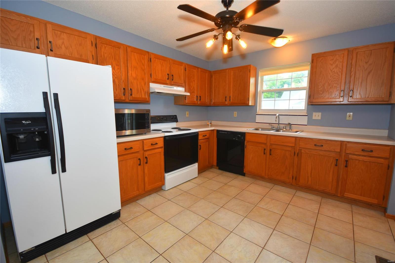 616 Copper Line Road Maryville, IL 62062 - Photo 8 of 18 Gallery Image 8