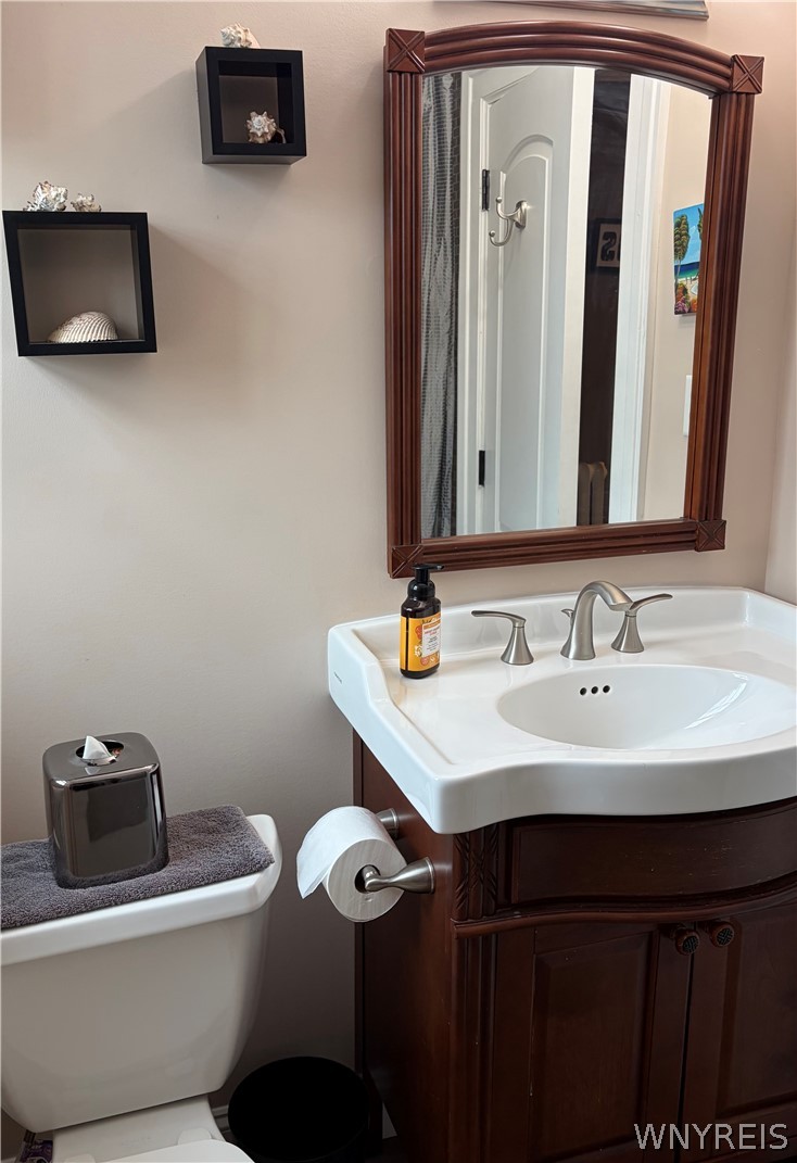 5079 Forest Road Lewiston, NY 14092 - Photo 40 of 50 COMMON BATH IN HALL