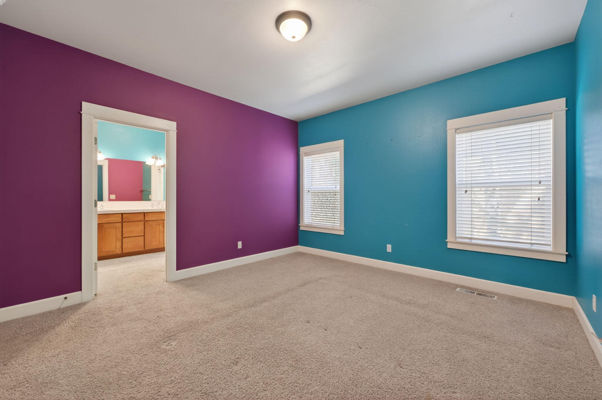 2436 Northwest Awbrey Road Bend, OR 97703 - Photo 23 of 36 Primary Ensuite - View to bathroom