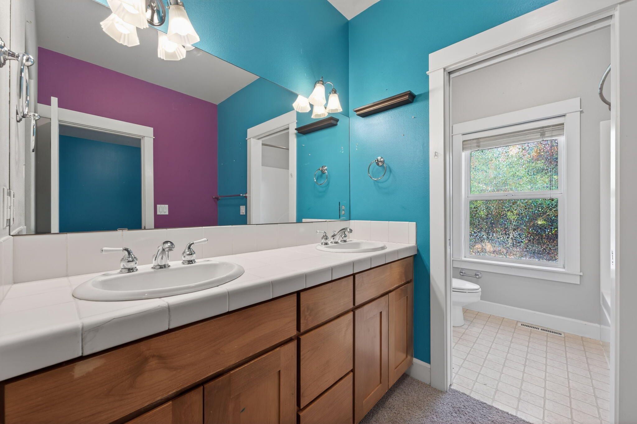 2436 Northwest Awbrey Road Bend, OR 97703 - Photo 24 of 36 Primary Bathroom
