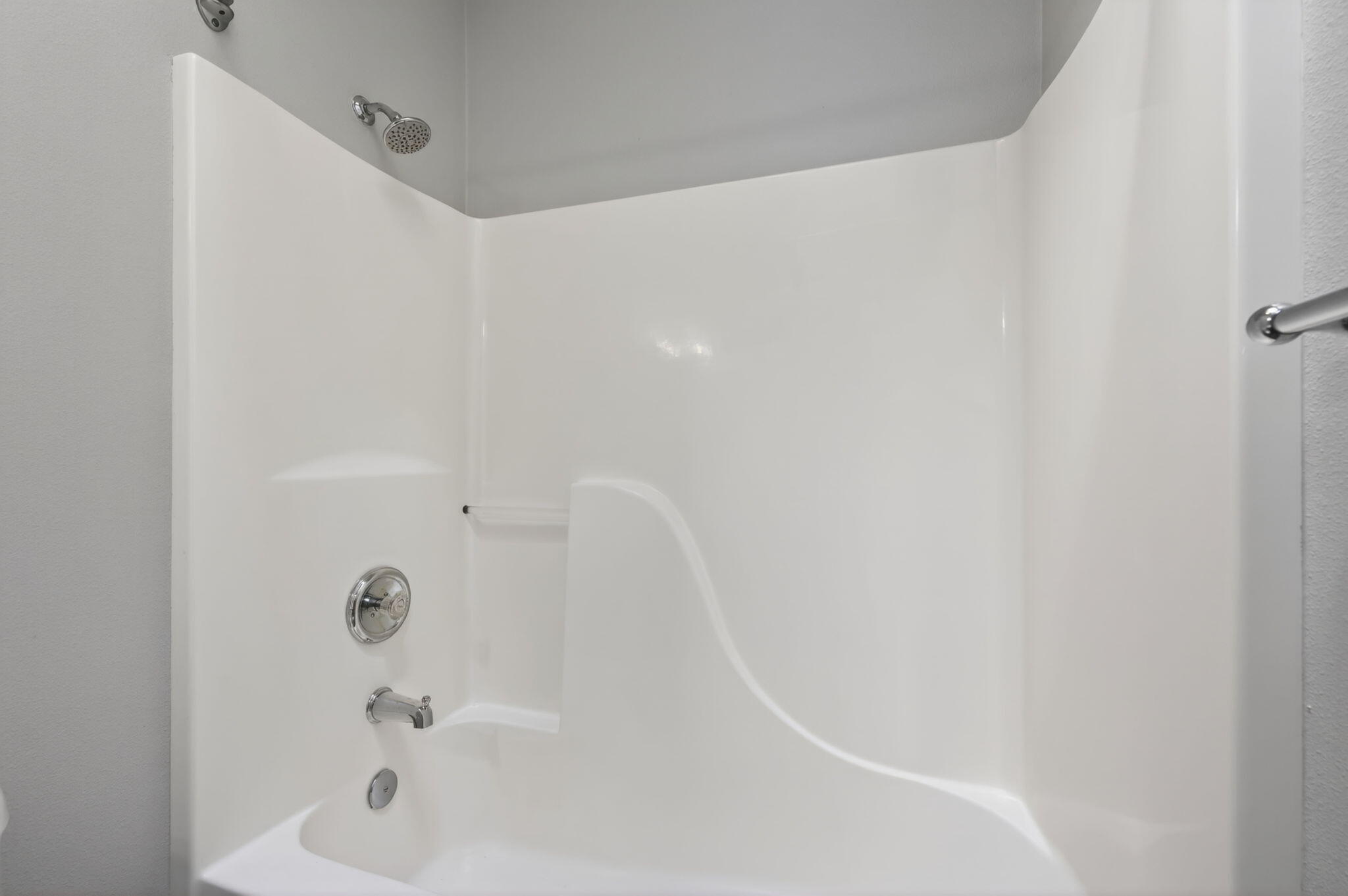 2436 Northwest Awbrey Road Bend, OR 97703 - Photo 31 of 36 Guest Bath - Shower