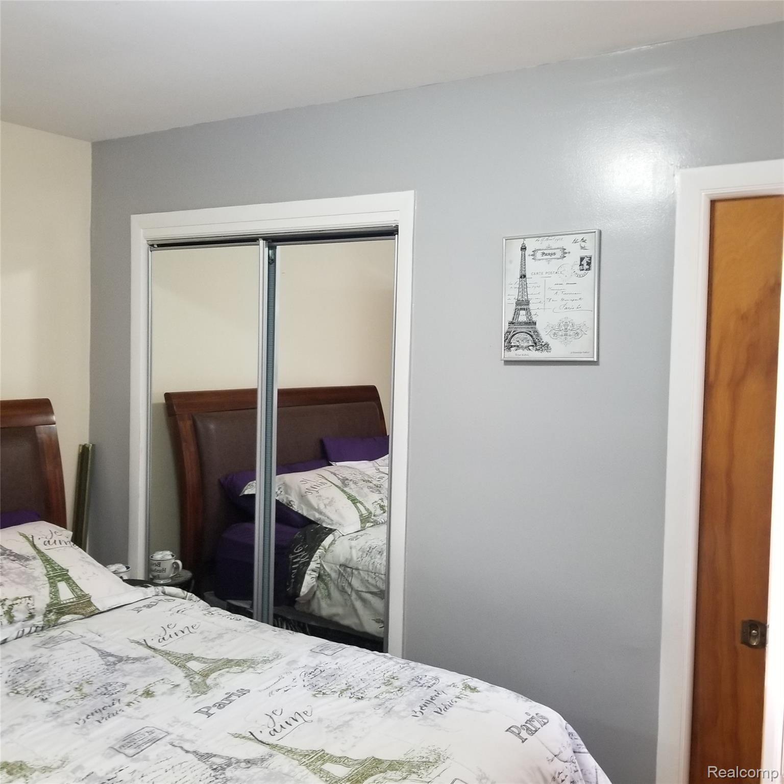 24704 Ridgecroft Avenue Eastpointe, MI 48021 - Photo 26 of 48 20200427_132612.jpg