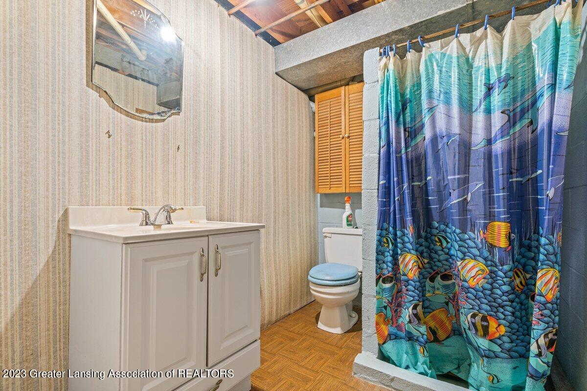 175 Shoesmith Road Haslett, MI 48840 - Photo 26 of 45 Bathroom