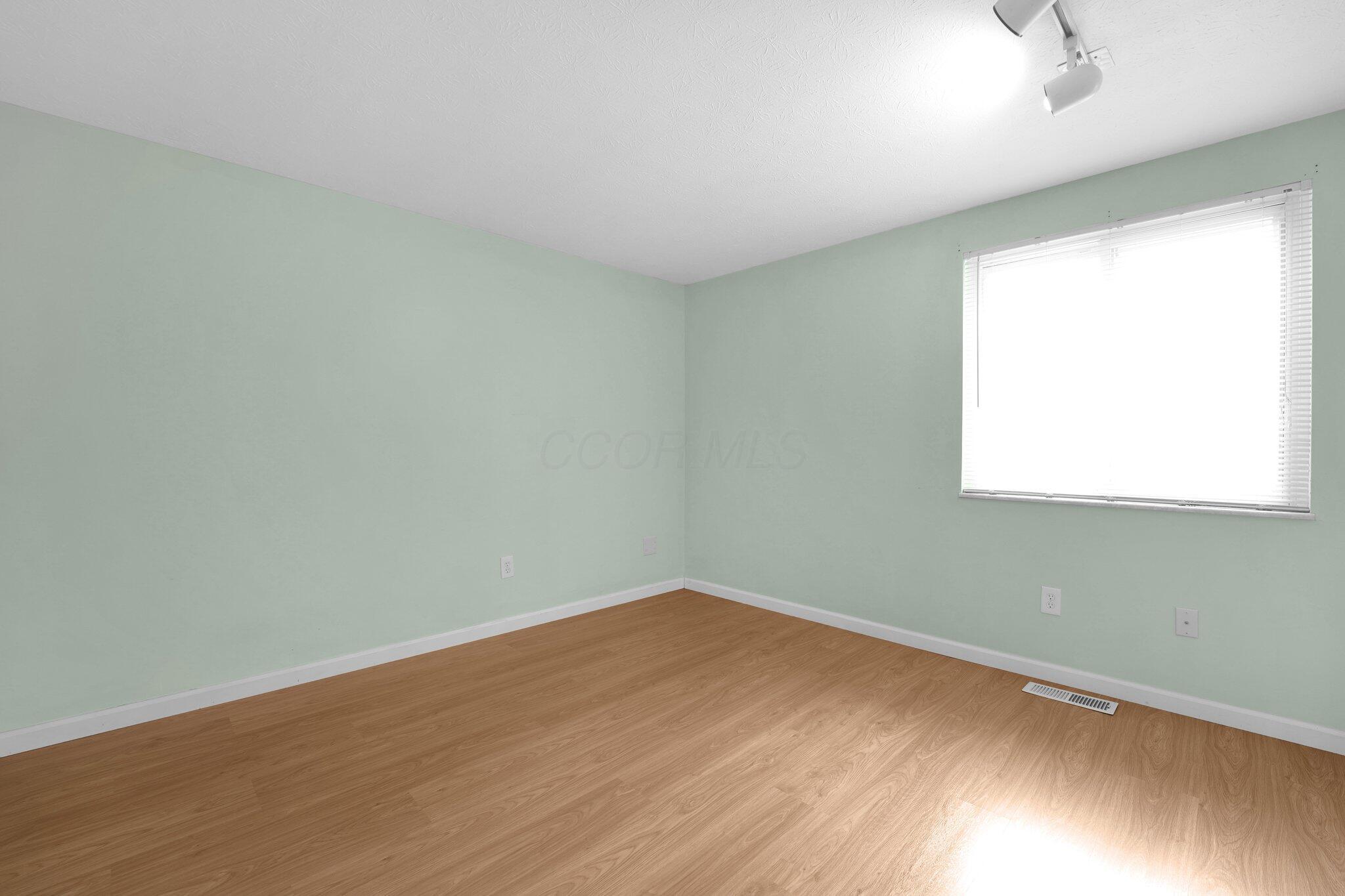 2047 Brookfield Road Columbus, OH 43229 - Photo 21 of 36 22-web-or-mls-2047-brookfield-rd