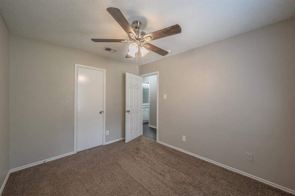 912 Red Oak Street Azle, TX 76020 - Photo 21 of 40