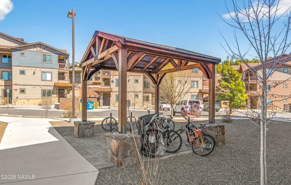 $589,900 | 1650 East Ponderosa Parkway, Unit 327, Flagstaff, AZ 86001
