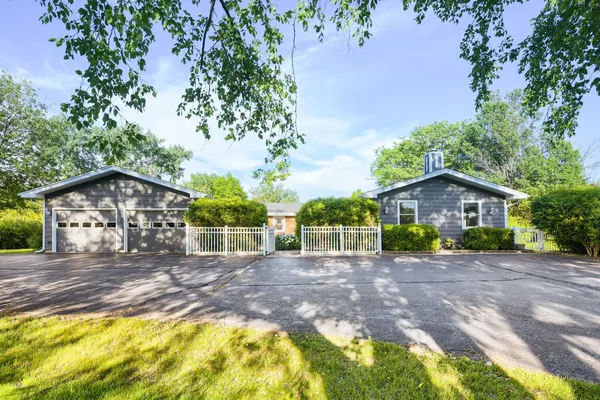 $600,000 | 9 Tomahawk Trail, Oswego, IL 60543