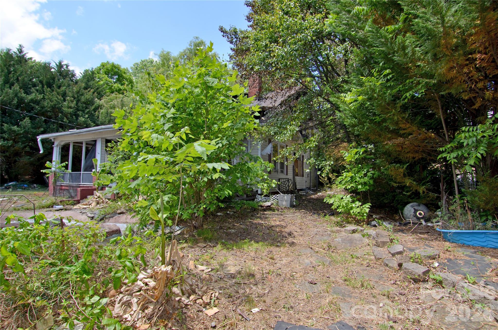 201 Blue Ridge Street, Unit 1 2 Marion, NC 28752 - Photo 6 of 7 Gallery Image 6