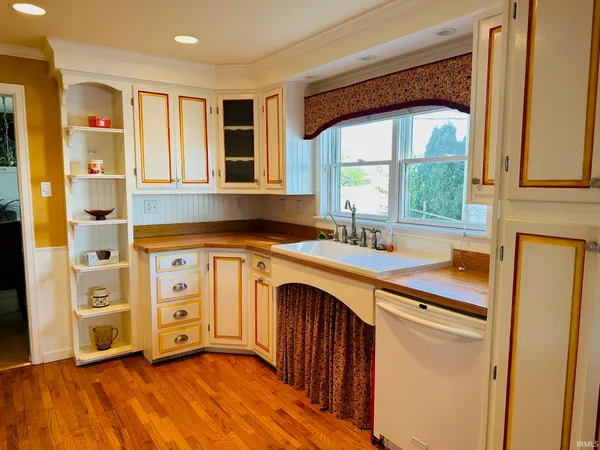 $499,000 | 2215 East State Road 14, Rochester, IN 46975