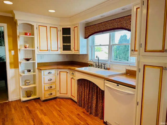 $535,000 | 2215 East State Road 14, Rochester, IN 46975