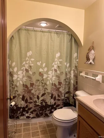 $499,000 | 2215 East State Road 14, Rochester, IN 46975