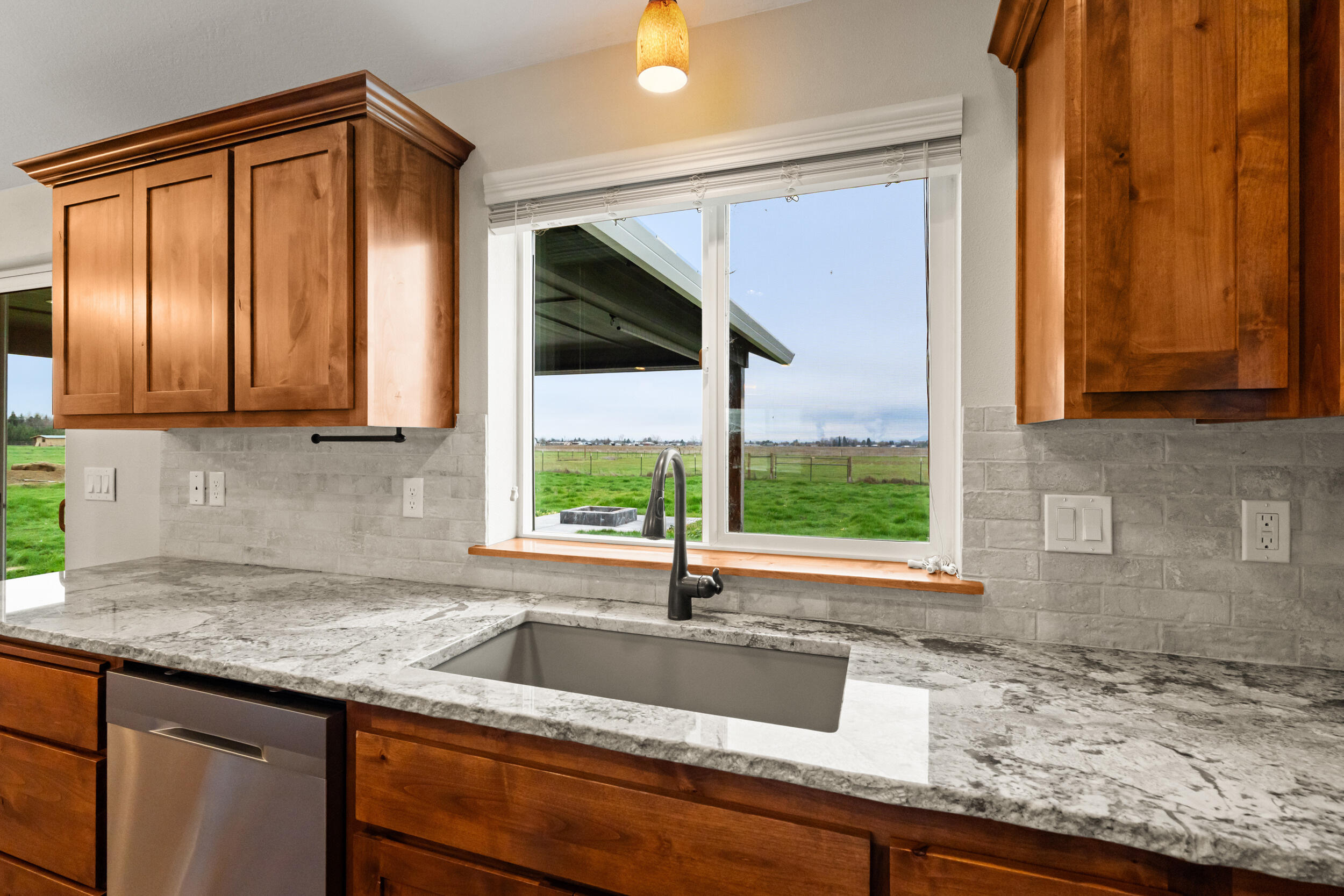 597 Bigham Brown Road Eagle Point, OR 97524 - Photo 10 of 52 Kitchen 2