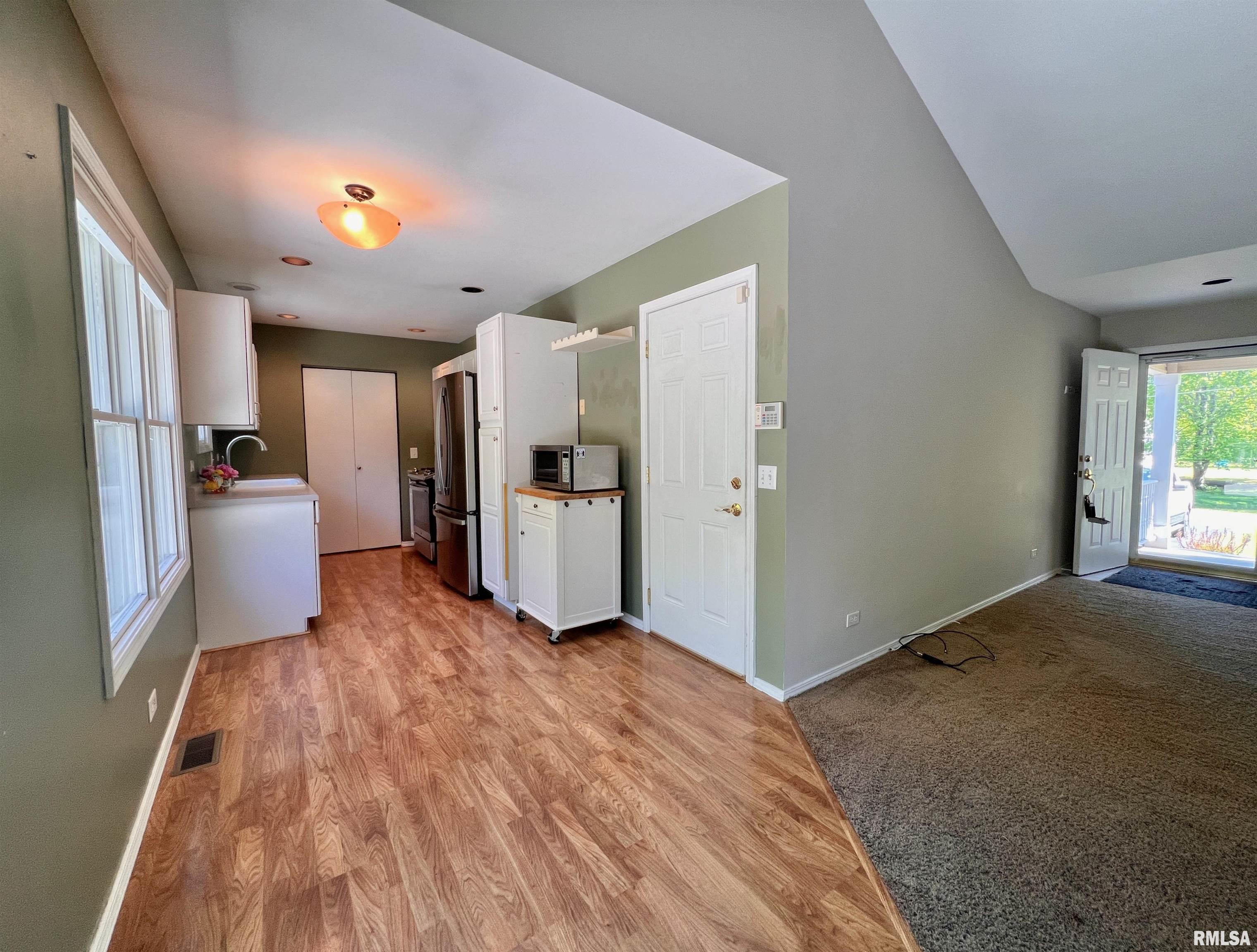 1523 West Lake Road Murphysboro, IL 62966 - Photo 8 of 28