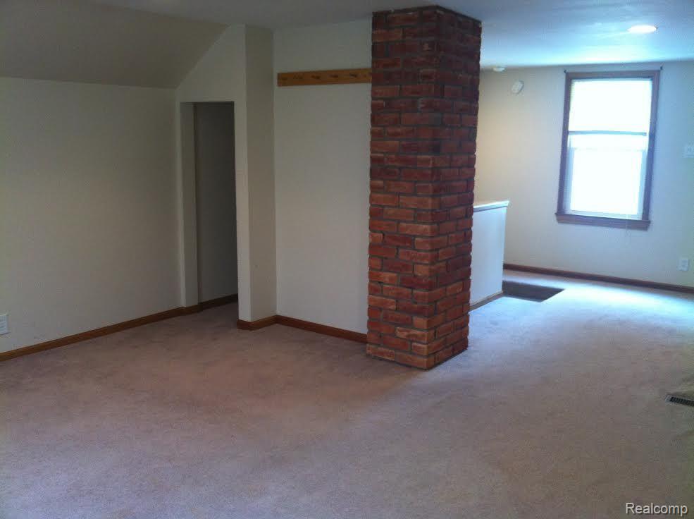959 Columbia Road Berkley, MI 48072 - Photo 15 of 23 j.jpg